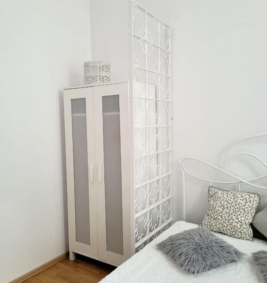 Przytulne Apartamenty W Centrum Warszawy Lok 2 Varsovia Exterior foto